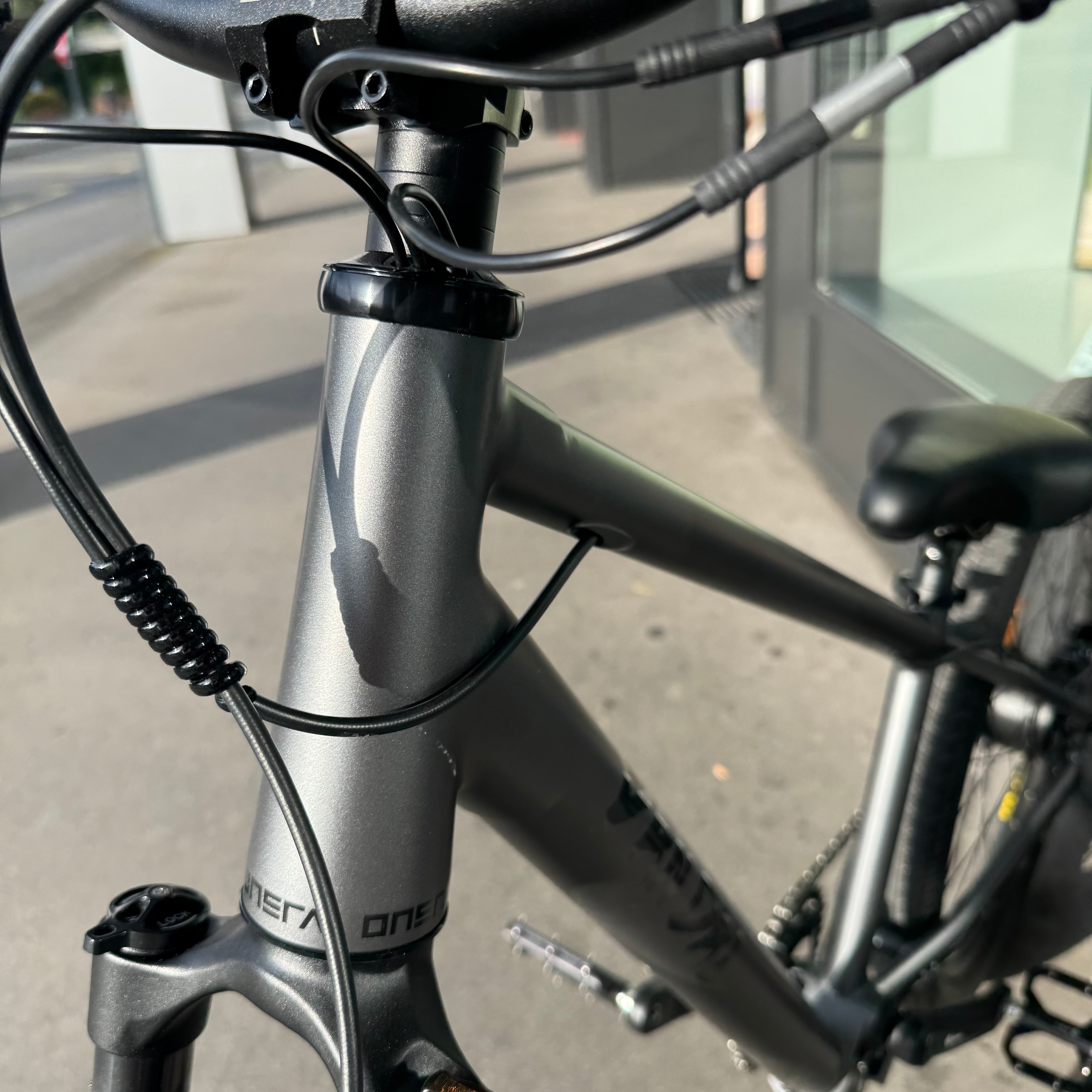 Used VANDAL Electric Bike demo unit – like new condition with 200km, no scratches, full 2-year warranty included.