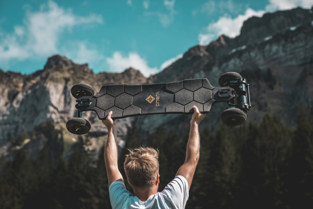 ONSRA VELAR and BLACK Carve 3 PRO electric skateboards tested on European roads – Swiss engineering with German service.