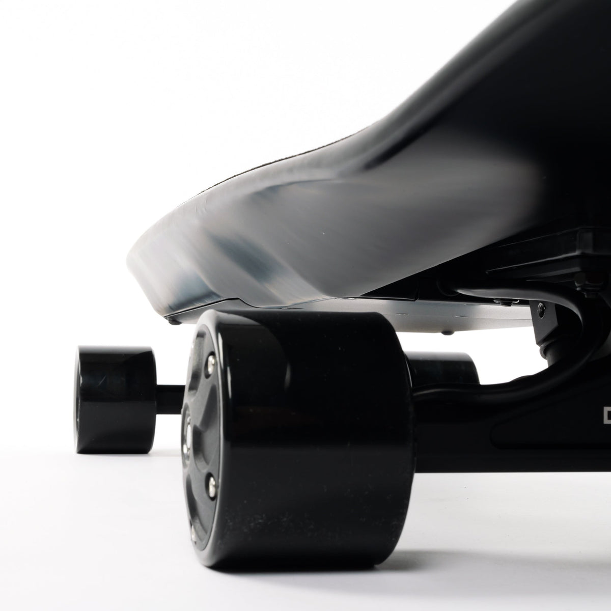 Skateboard elettrico e longboard elettrico ONSRA VELAR – Test, potenza e recensione completa