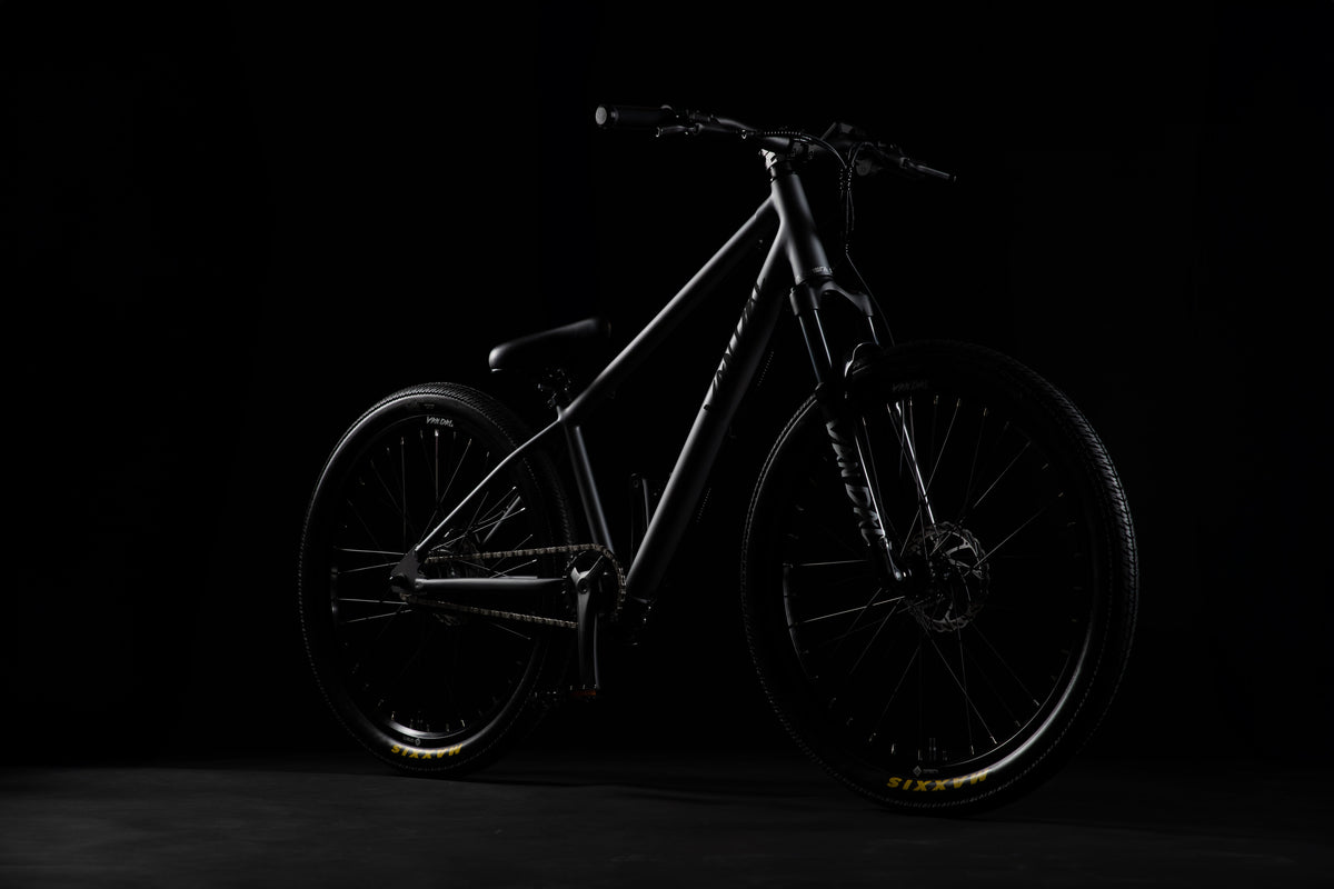 ONSRA VANDAL electric bike in the dark