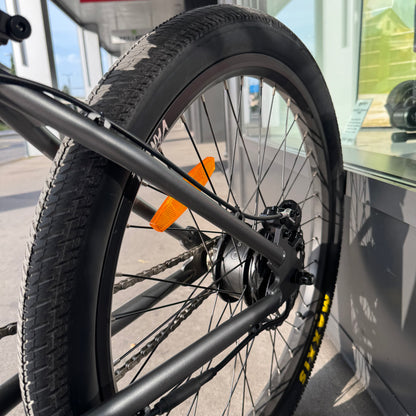 Used VANDAL Electric Bike demo unit – like new condition with 200km, no scratches, full 2-year warranty included.
