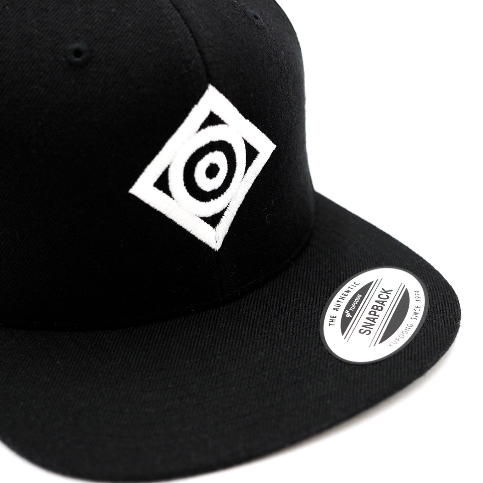 Snapback-Kappe mit Logo