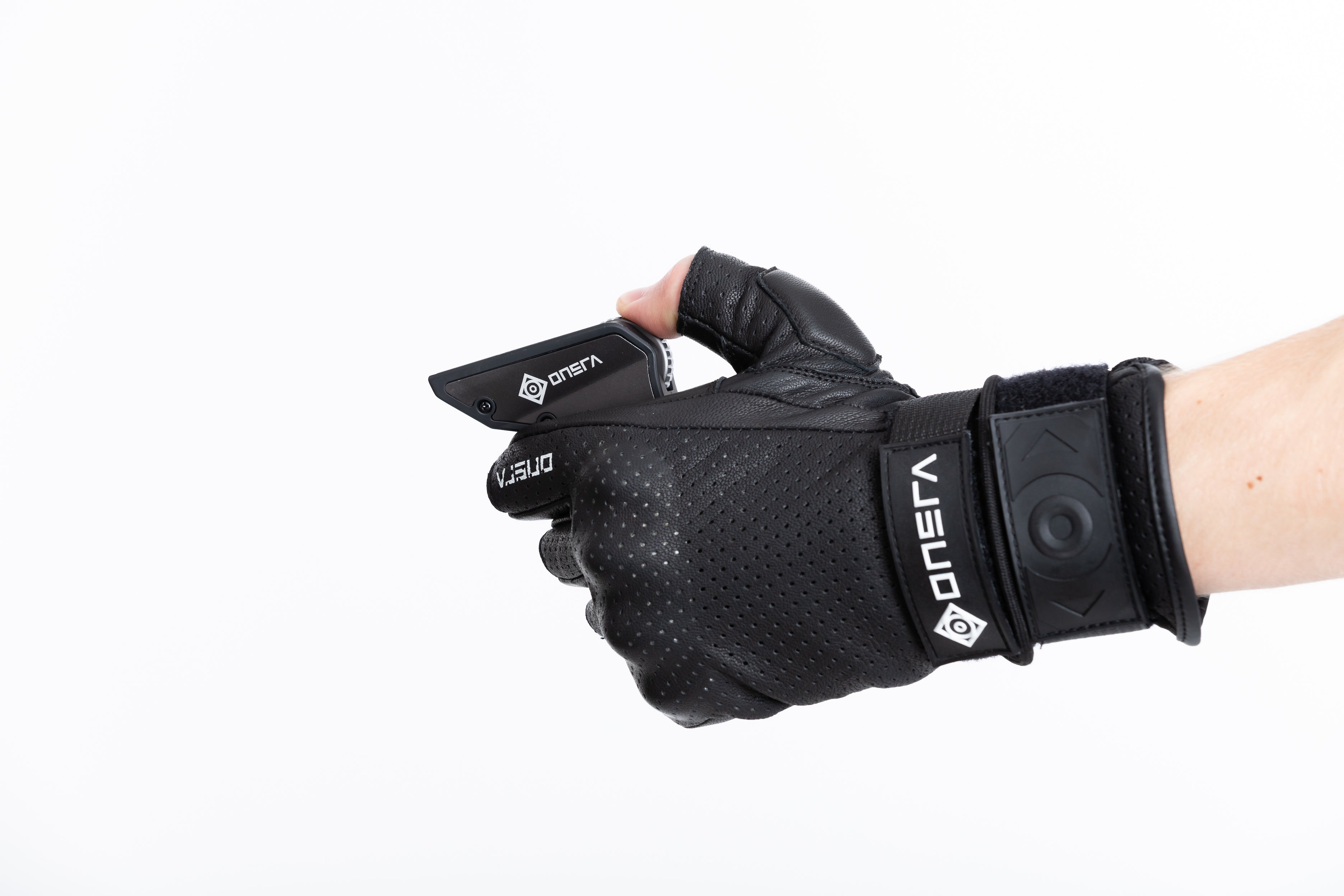 ONSRA Fingerless E-Skate Gloves with palm sliders, wrist protection, knuckle guards, and double wrist straps for electric skateboarders.